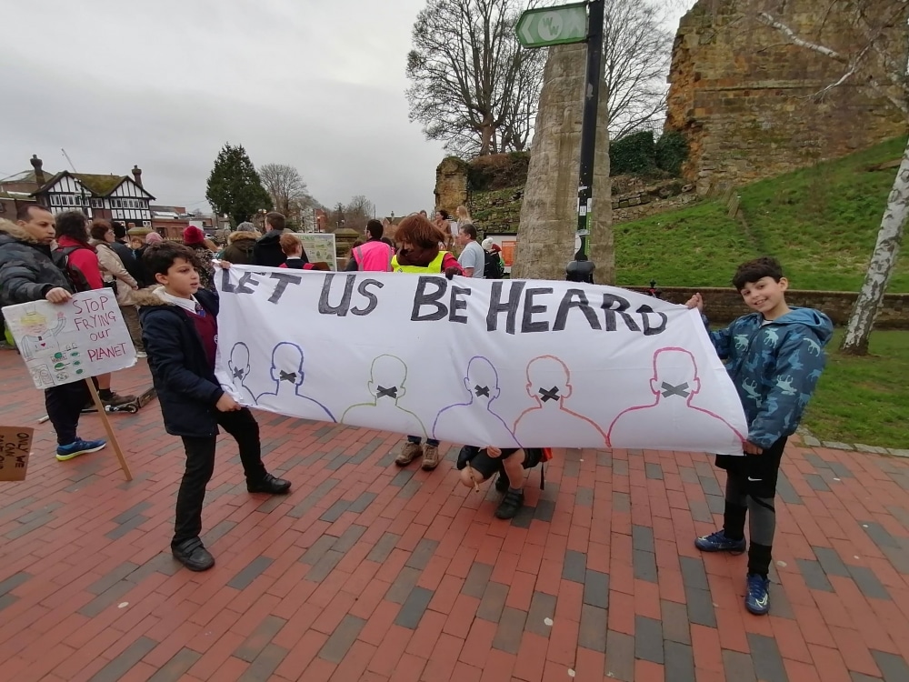 Brothers to hold 'Litter Wave' on Leap Year day to clean up town